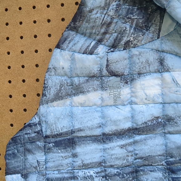 The North Face Thermoball Puffer Jacket - Picture 11 of 11